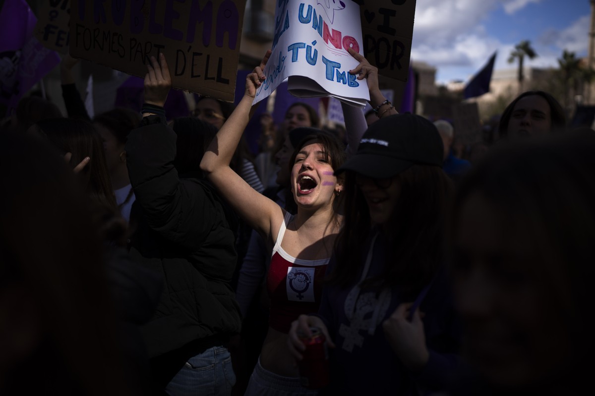FOTOS: Manifestações pelo Dia Internacional da Mulher tomam ruas de cidades pelo mundo